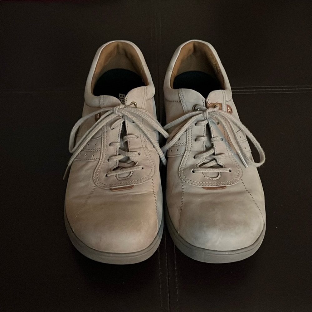 Aravon (by New Balance) Women’s Revsmart Oxford Shoes. Size 10B. Tan.